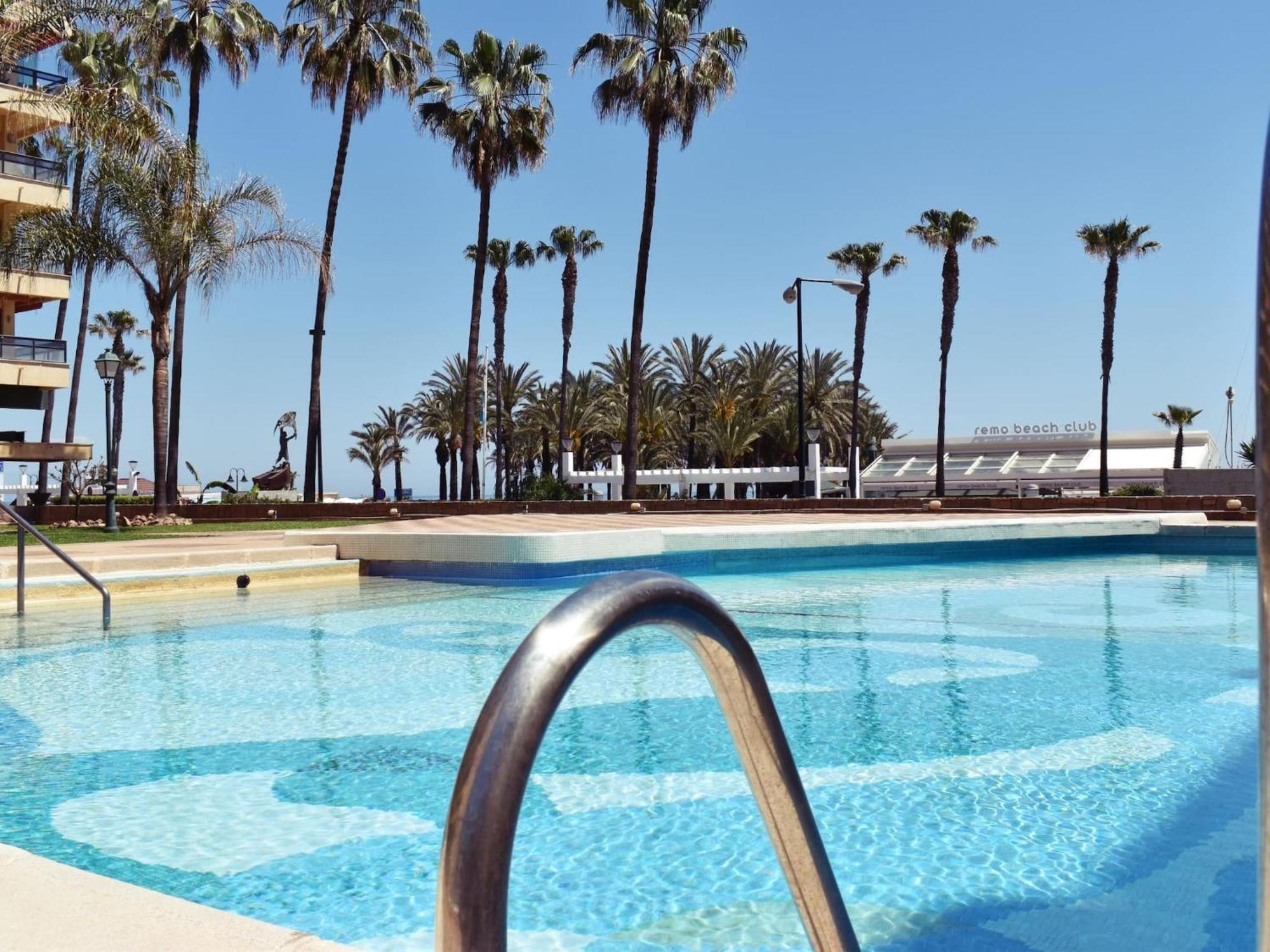 Luminoso Apartamento De 3 Dormitorios A Pie De Playa En Torremolinos Exteriér fotografie