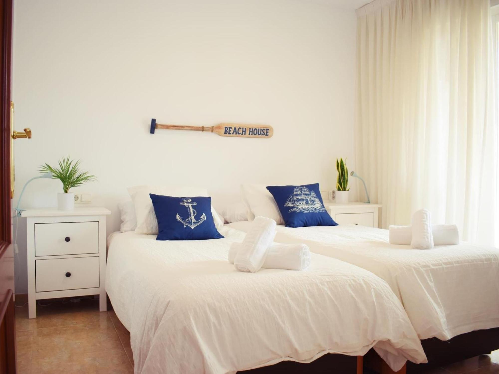 Luminoso Apartamento De 3 Dormitorios A Pie De Playa En Torremolinos Exteriér fotografie
